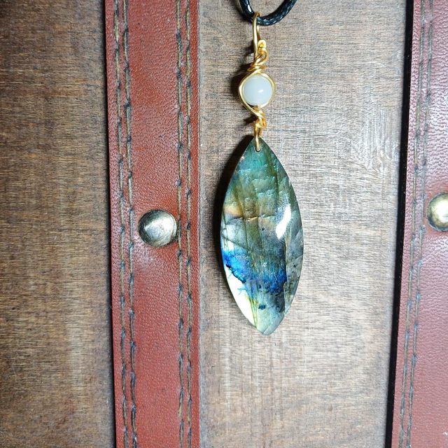 Simplicité labradorite
