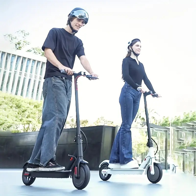 Electric Scooter With Speed Up To 25 Km/h 8.5ich 