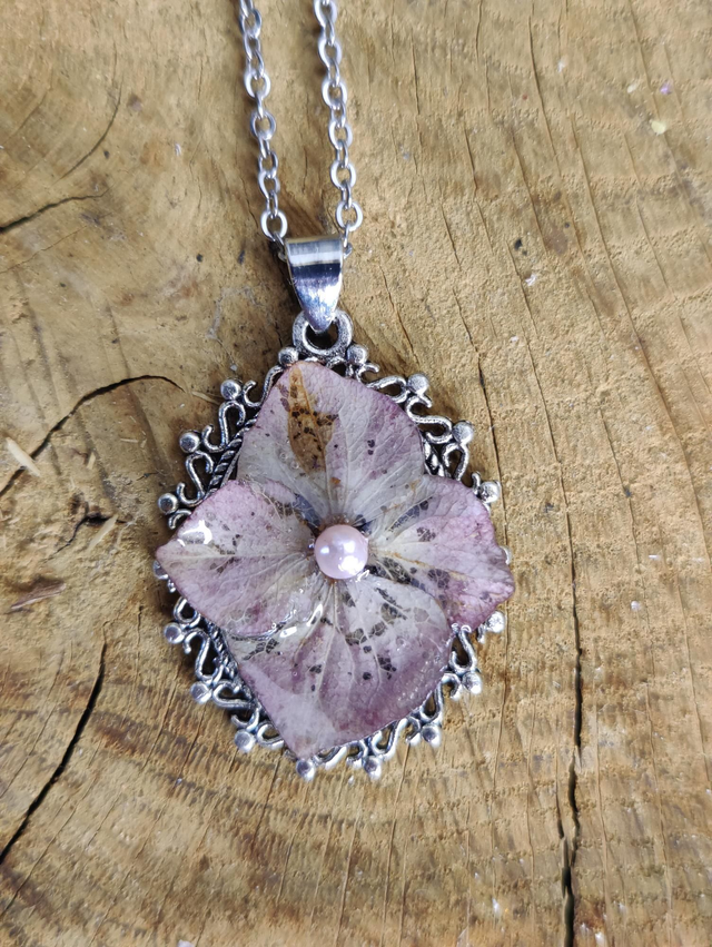 Collier fleuri Hortensia et perle