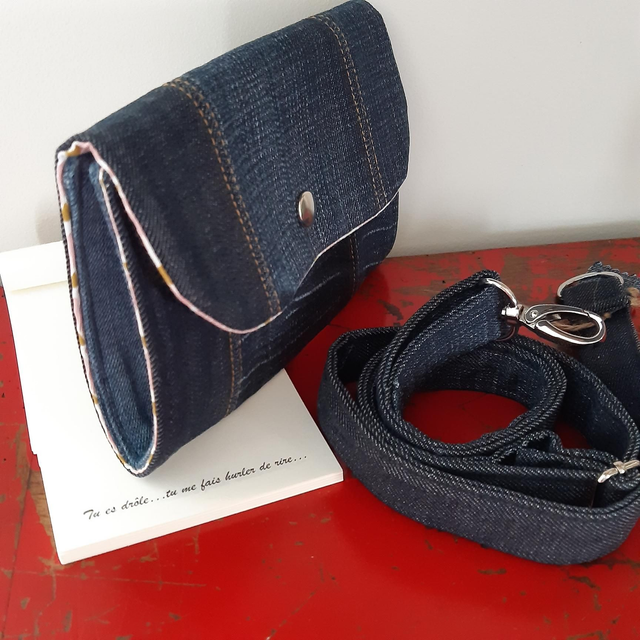 Sac ceinture en jean upcyclé- éventails roses