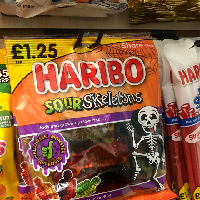 Harribo sour skeletons