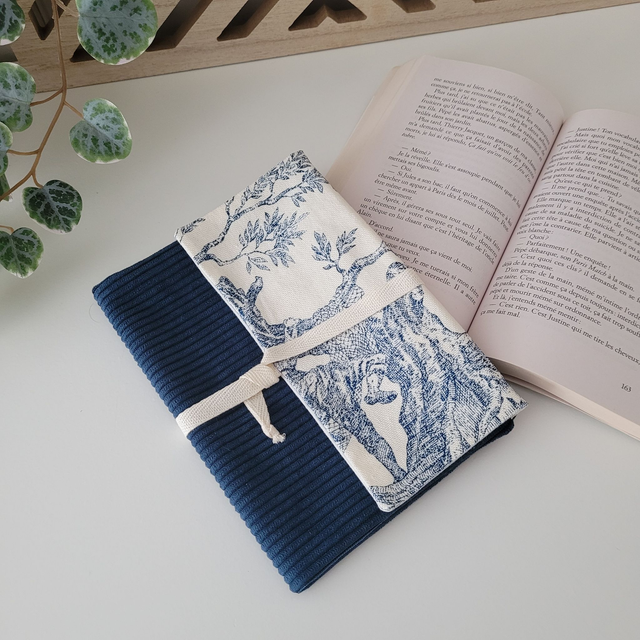 Couverture à livre Ninon Toile de Jouy Bleu nuit