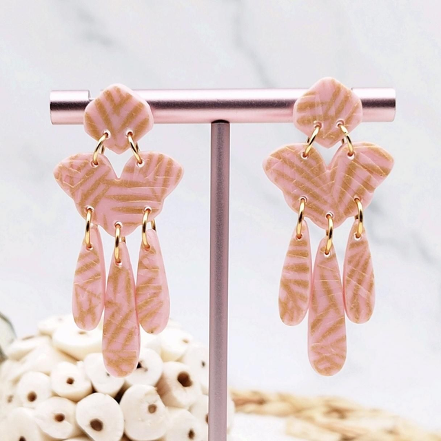 Boucles d&#039;oreilles &quot;Pampi&quot; Rose motif feuillage dorée