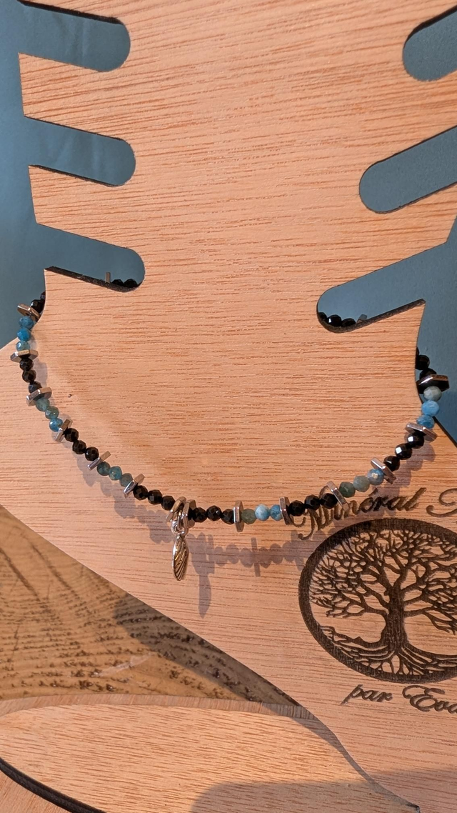 Chaîne de cheville Spinelle noir et Apatite 