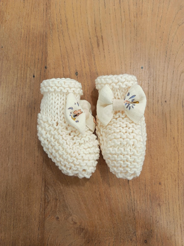 Chaussons avec noeuds 0/6 mois