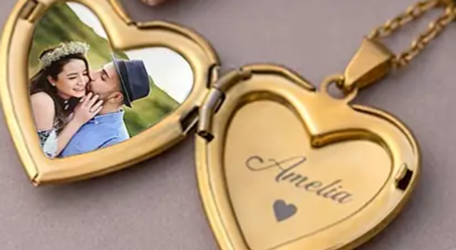 📸 Collier Pendentif Cœur Photo – Personnalisable avec Noms et Messages 💖✨