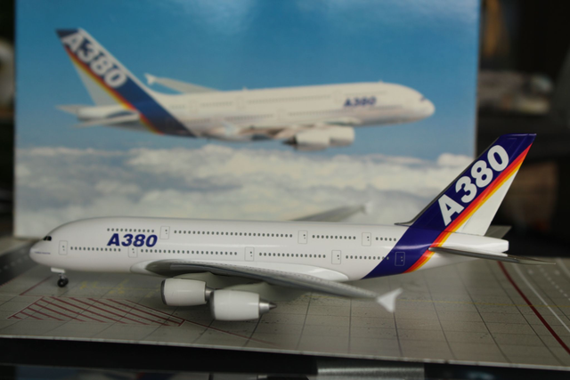 Airbus Industrie A380 &quot;House livery, 1:400
