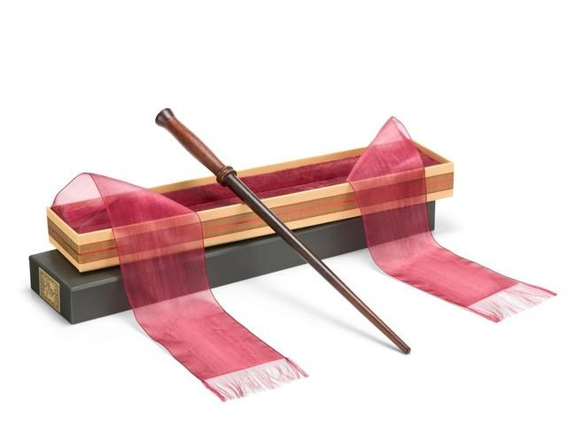 Colección Noble Primera Varita Mágica de Harry Potter - Caja de Ollivander