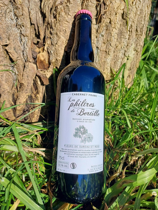 Vin rouge Rose de Damas et Sureau noir 75cl