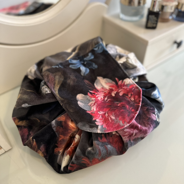 Handmade "Sweet romance" folding make up bag