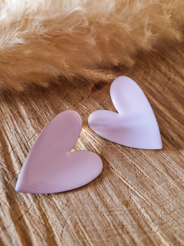 Boucles d'oreilles puces "Gros cœurs" - Modèle lilas