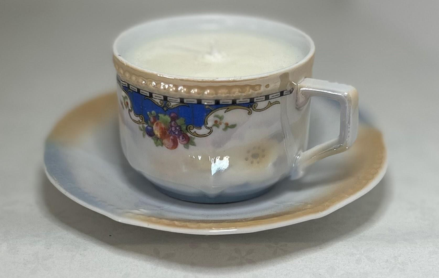 Bougie TASSE à café PORCELAINE DECOR FRUITS  ET FLEURS- Soin avec ou sans parfum