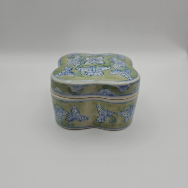 Petite boîte en céramique