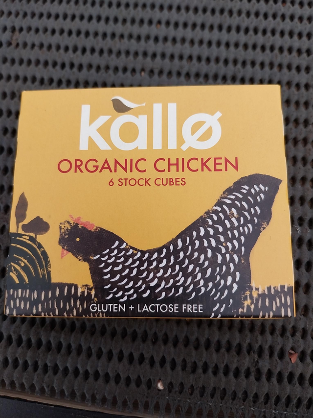 Chicken stock cubes (6)