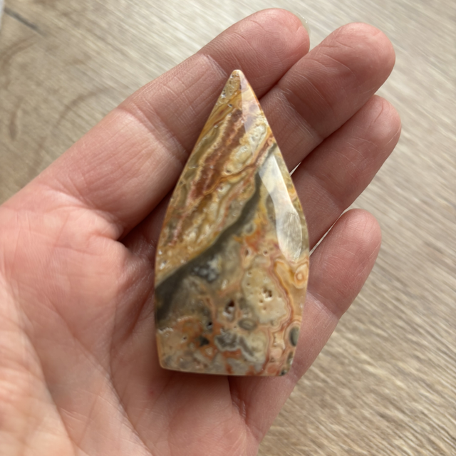 Pointe Agate Crazy Lace