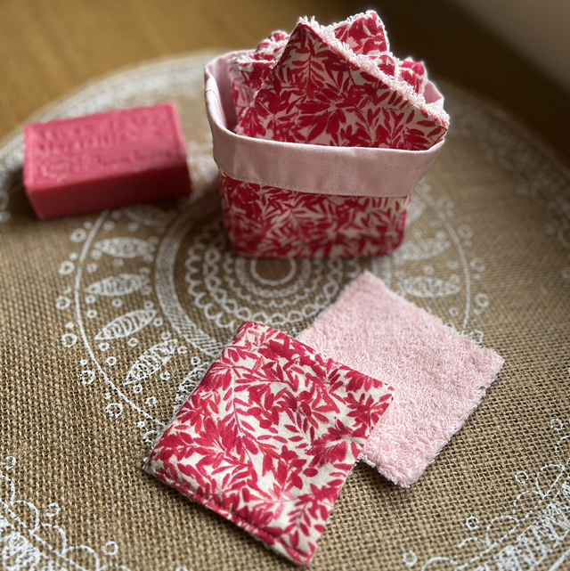 7 lingettes nettoyantes avec panier 