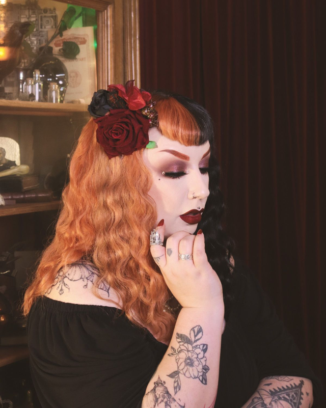 Hairflowers • L • Cemetary girl