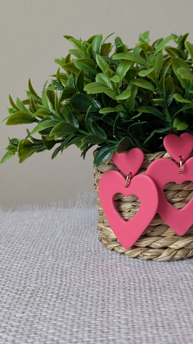 Boucles d'oreilles roses en pâte polymère