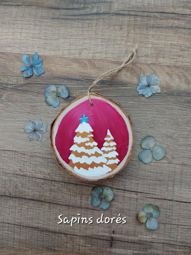 Décoration de Noël à suspendre - petits rondins