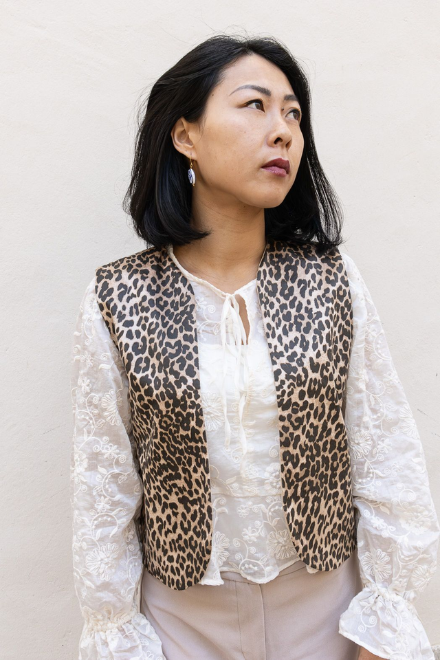 Iris - gilet sans manches (motif fleuri ou léopard)