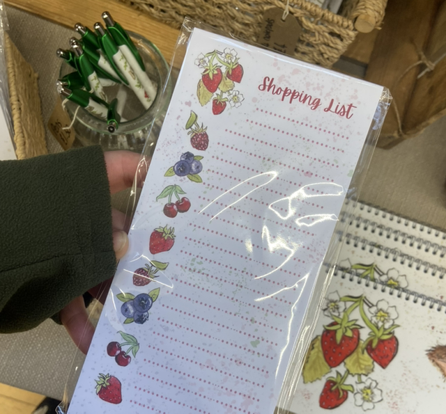 Berries Magnetic Shopping List Note pad