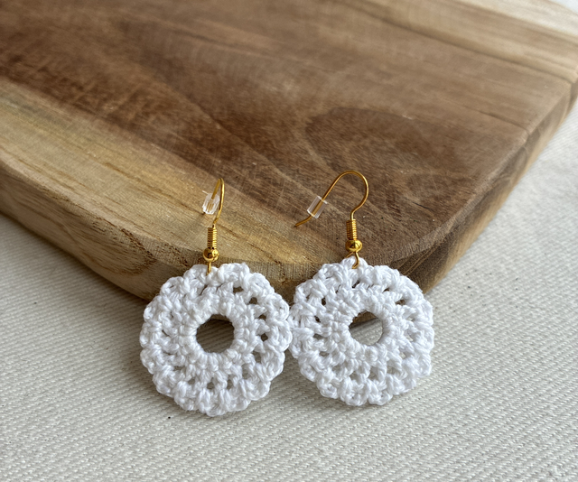 Boucles d’oreilles blanches 