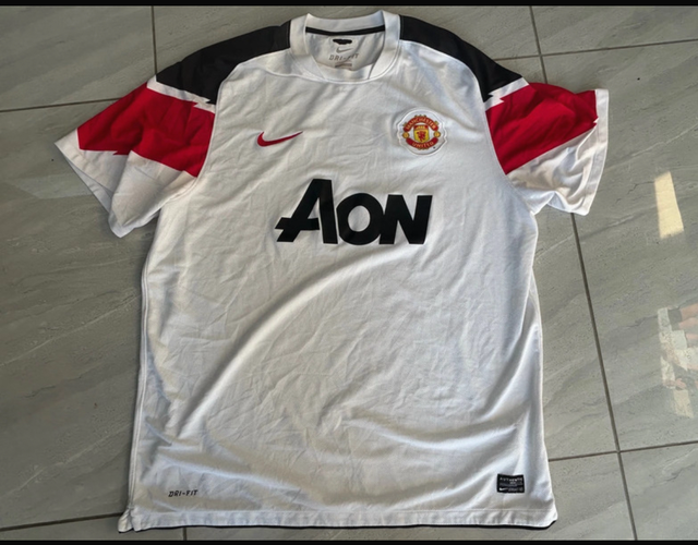 Manchester United Away Shirt 2010/12 