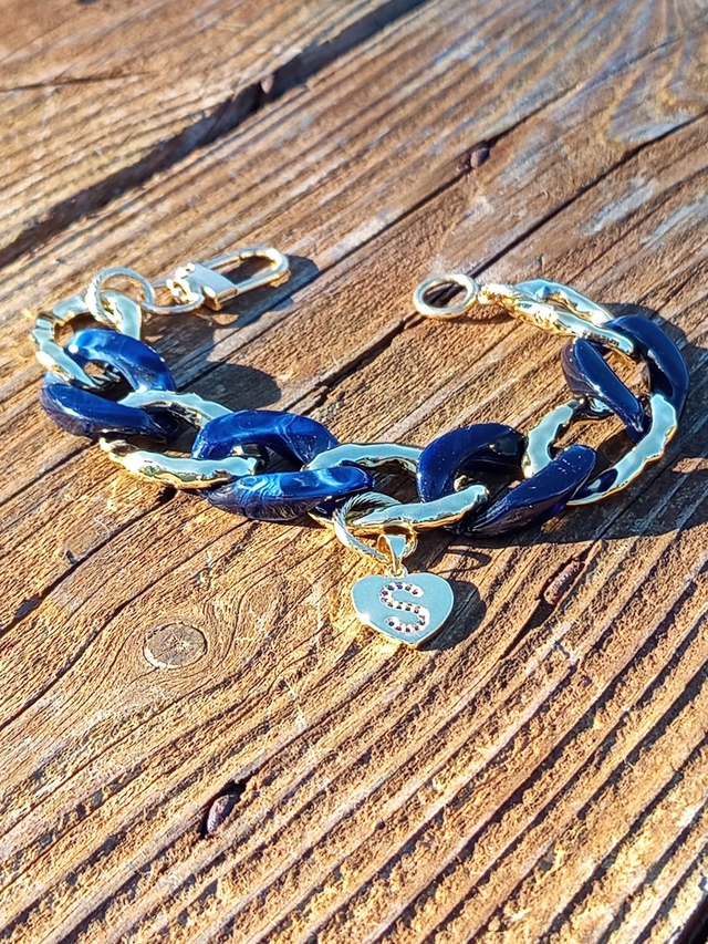 Bracelet gros maillons acrylique Nil Svarna – Bleu & Or