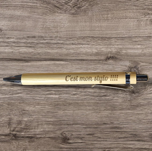 Stylo gravé "C'est mon stylo"
