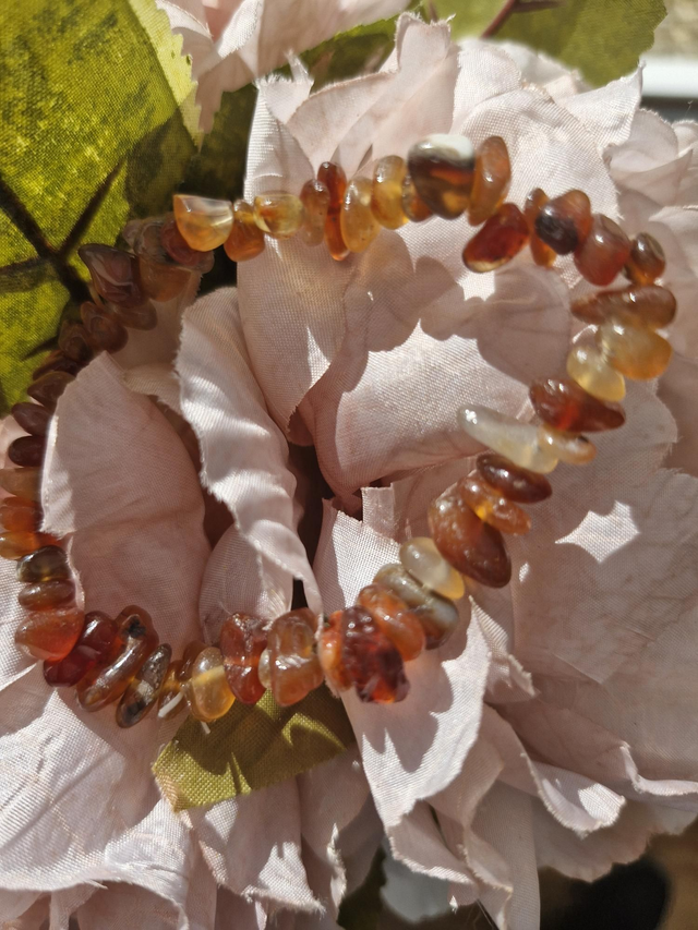 Carnelian chip bracelet 