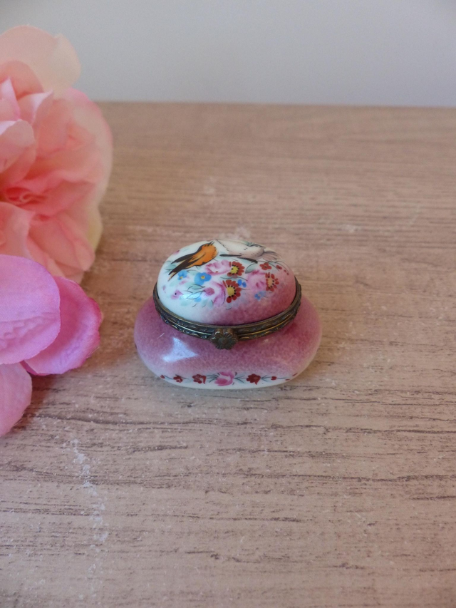 Boite à pilules en porcelaine française rose, mini boite oiseaux et fleurs, pilulier vintage, Collection Porcelaine d'Art, cadeau pour femme