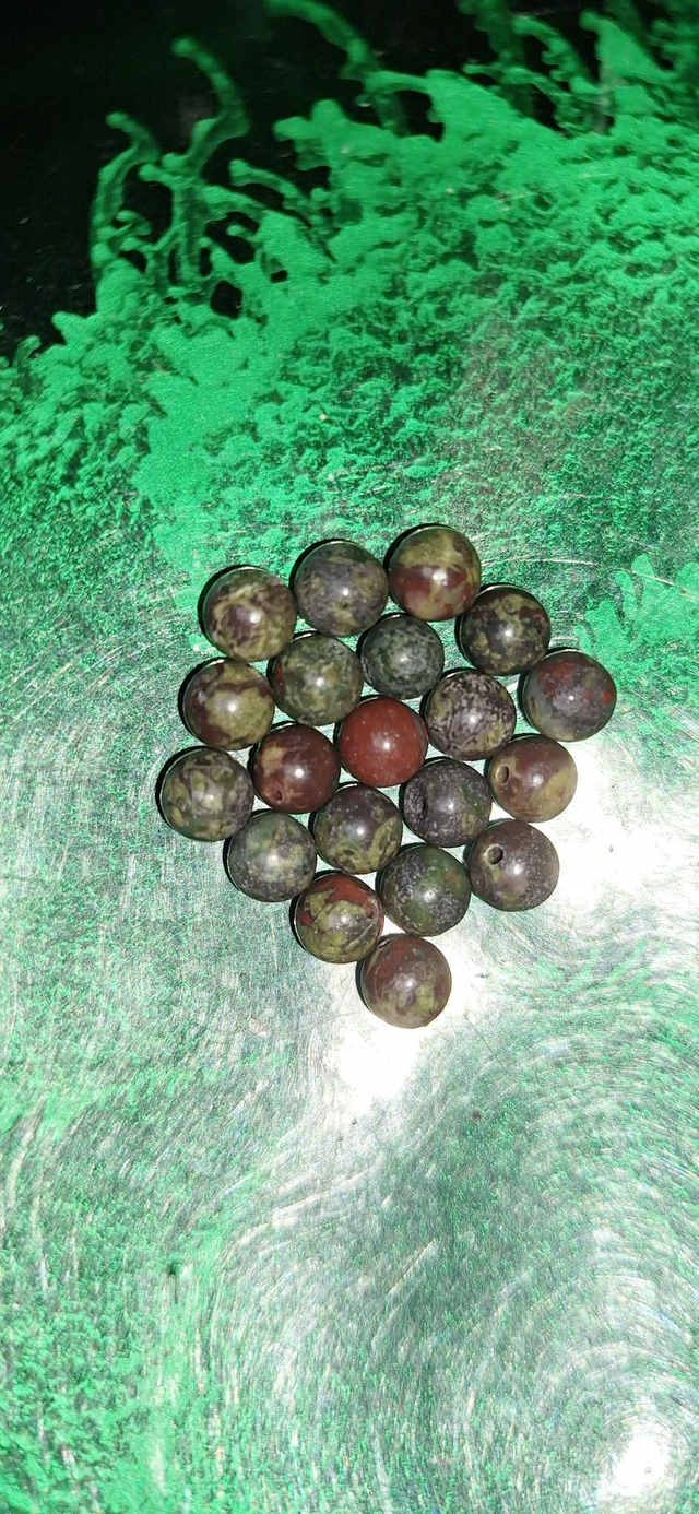 Dragons bloodstone 6mm
