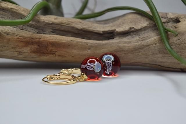 DORMEUSES MÉDUSE ROUGE MONTURE OR