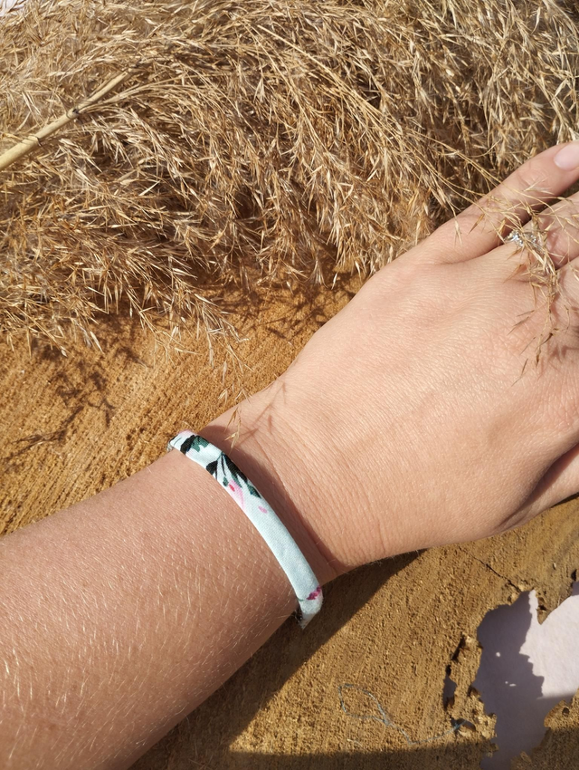 Bracelet fin en tissus - motif Blue flower