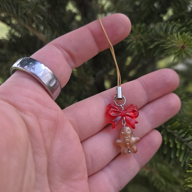 gingerbread man charm