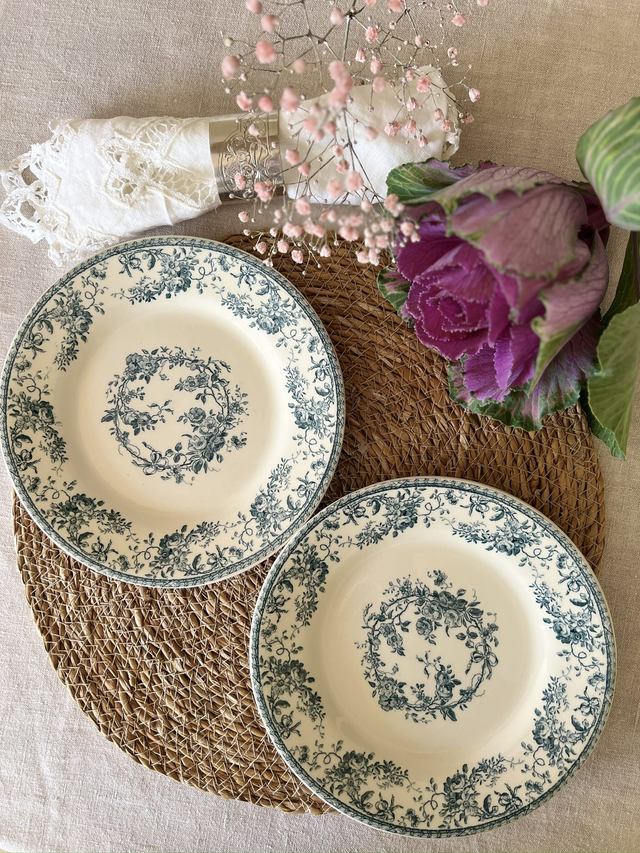 BOUQUETS DE ROSES - Suite de 6 assiettes à dessert signées Gien - Terre de Fer