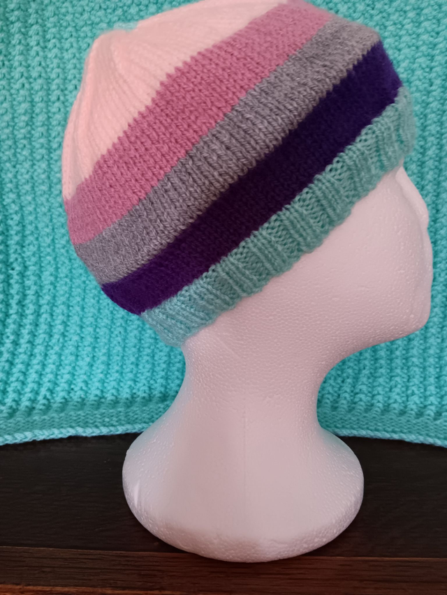 Striped Ladies Beanie Hat (3)