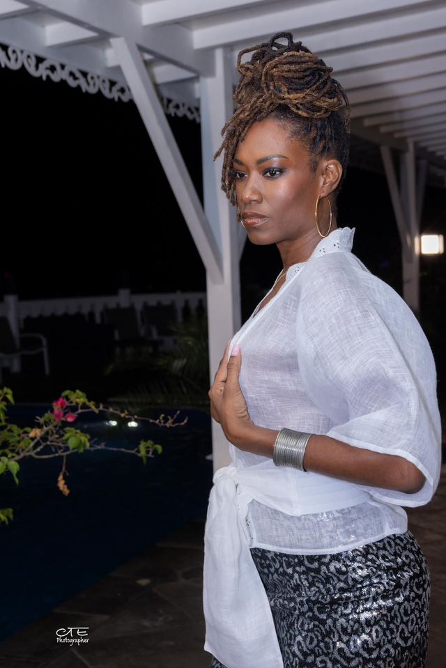 Ensemble jupe sequins léopard top kimono lin