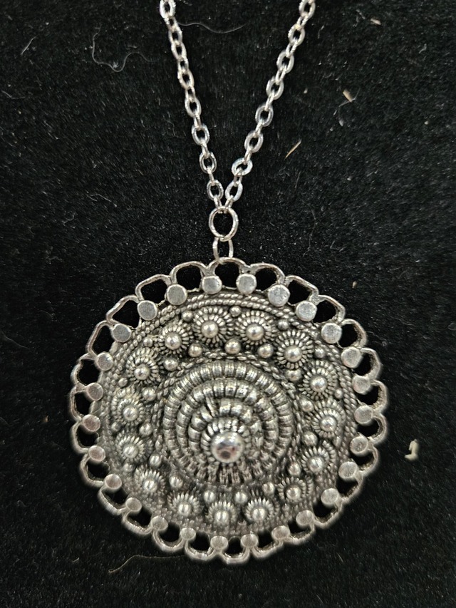 Ketting met Zeeuwse knop verzilverd