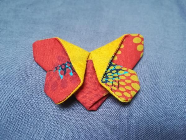 Broche papillon