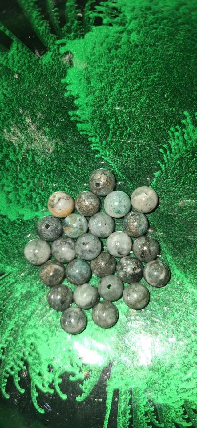 Dioptase in quartz 8mm last chance