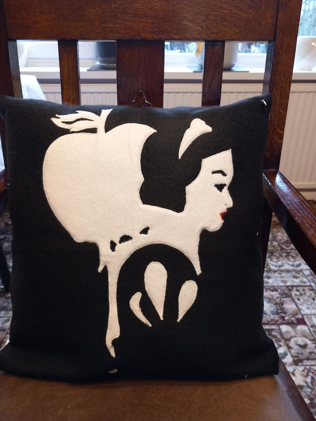 The Princess and the Apple Cushion Cover