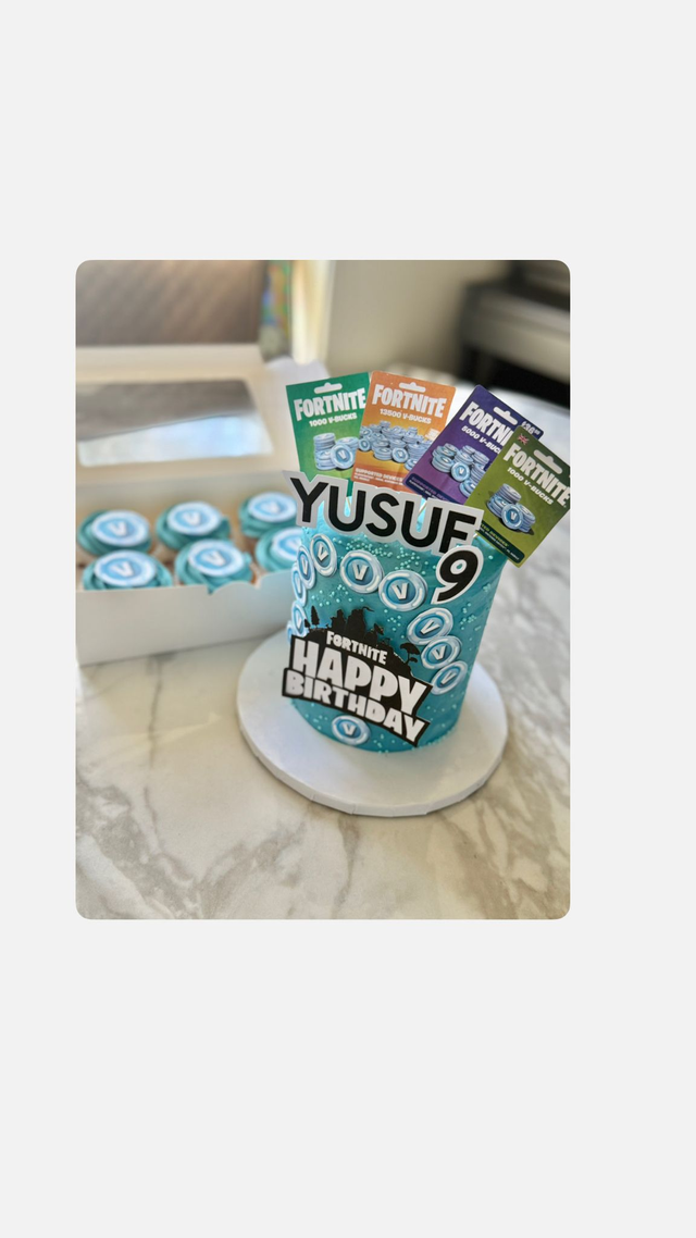 Fortnite V-Bucks Birthday Cake!
