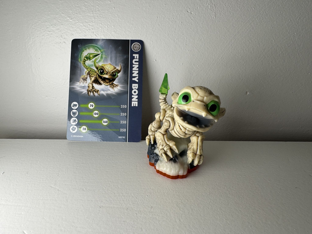 Funny Bone - Undead - Skylanders - Trap Team