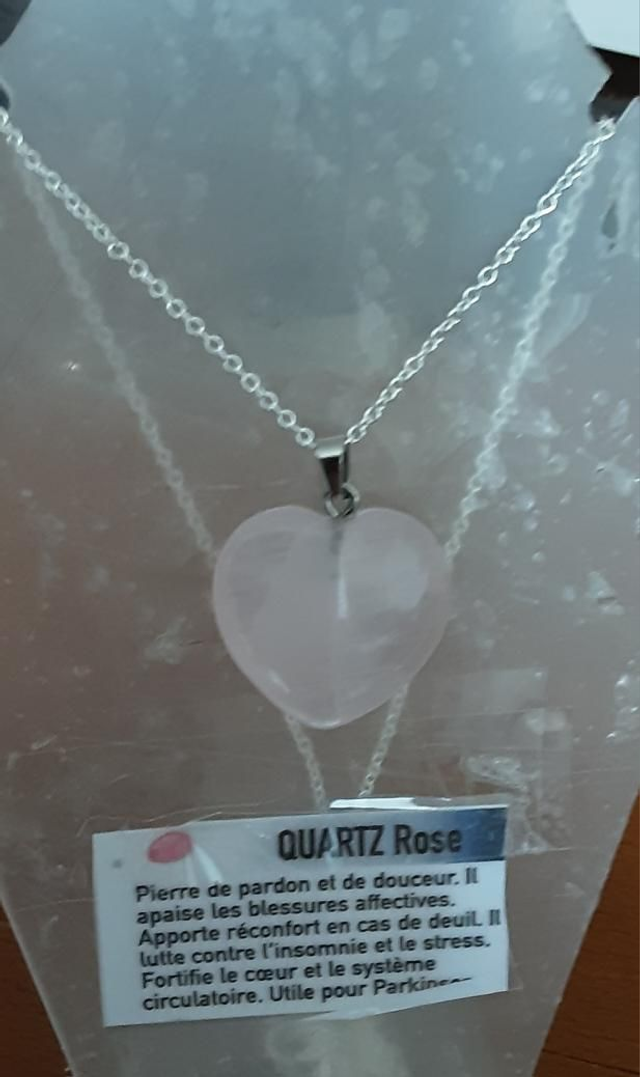Quartz rose cœur avec chaîne 