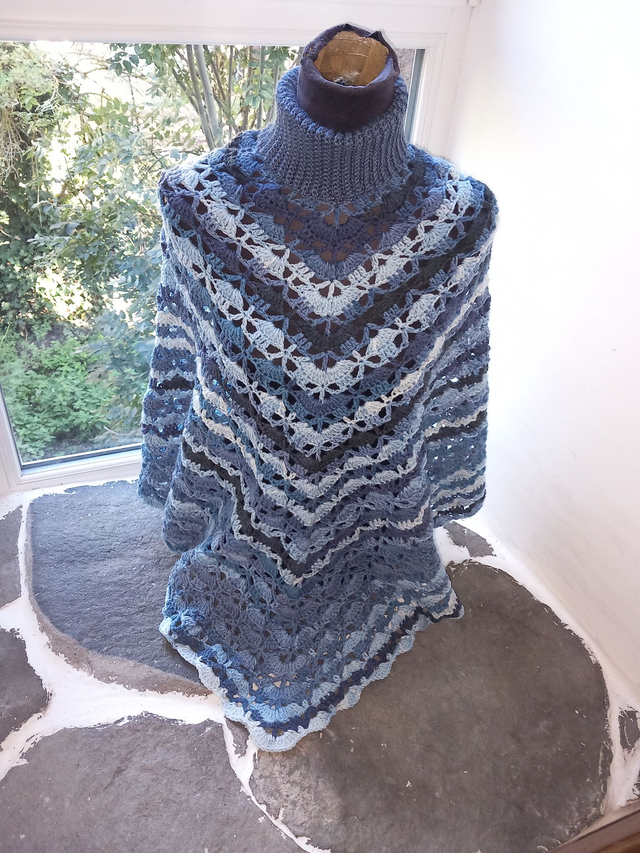 Poncho bleu dégradé 
