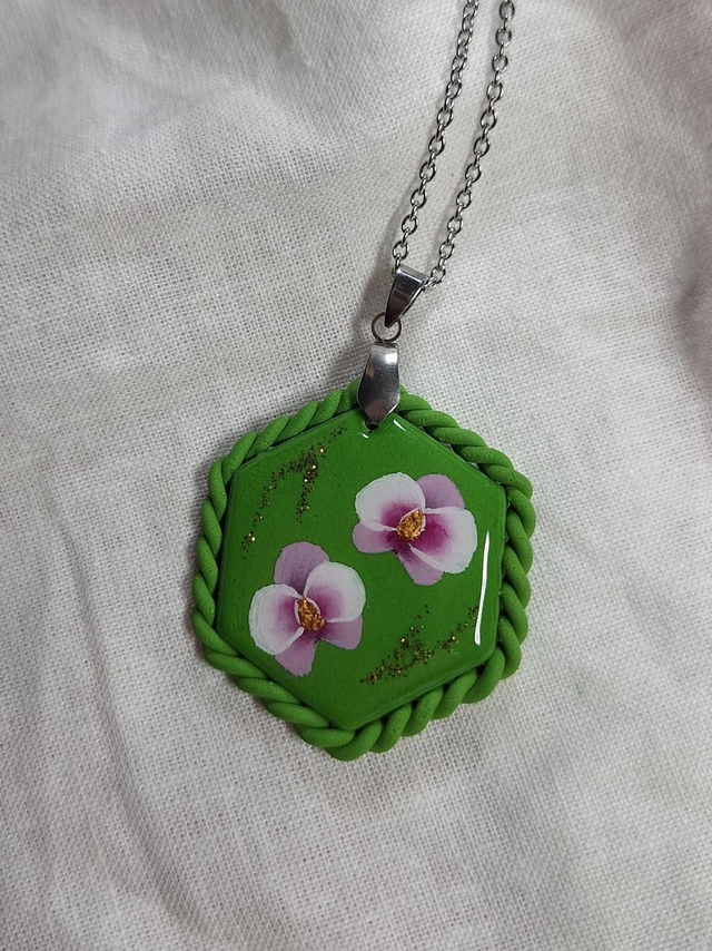 Pendentif Flora - Fleurs roses (hexagone)