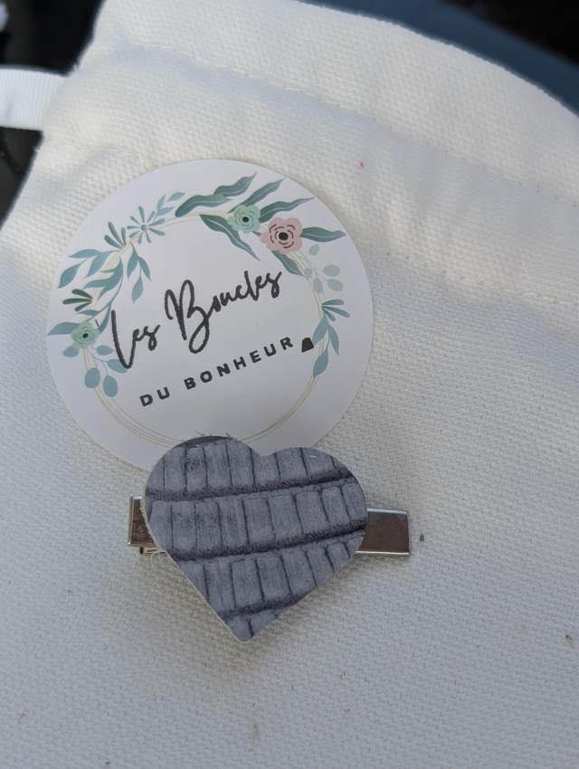 Barrette coeur grise