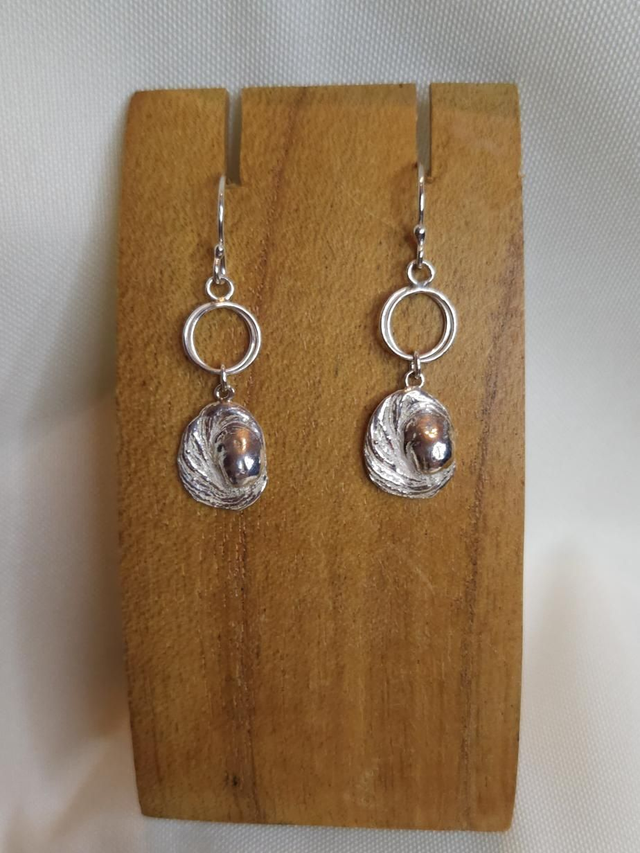 Shell fragment and loop drop earrings
