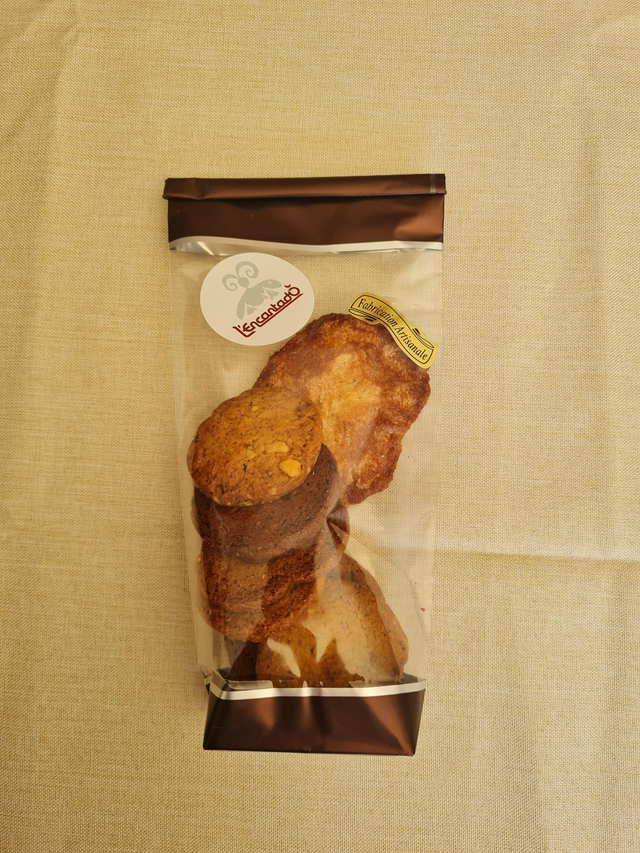 Assortiment de sablés et soufflés croquants 